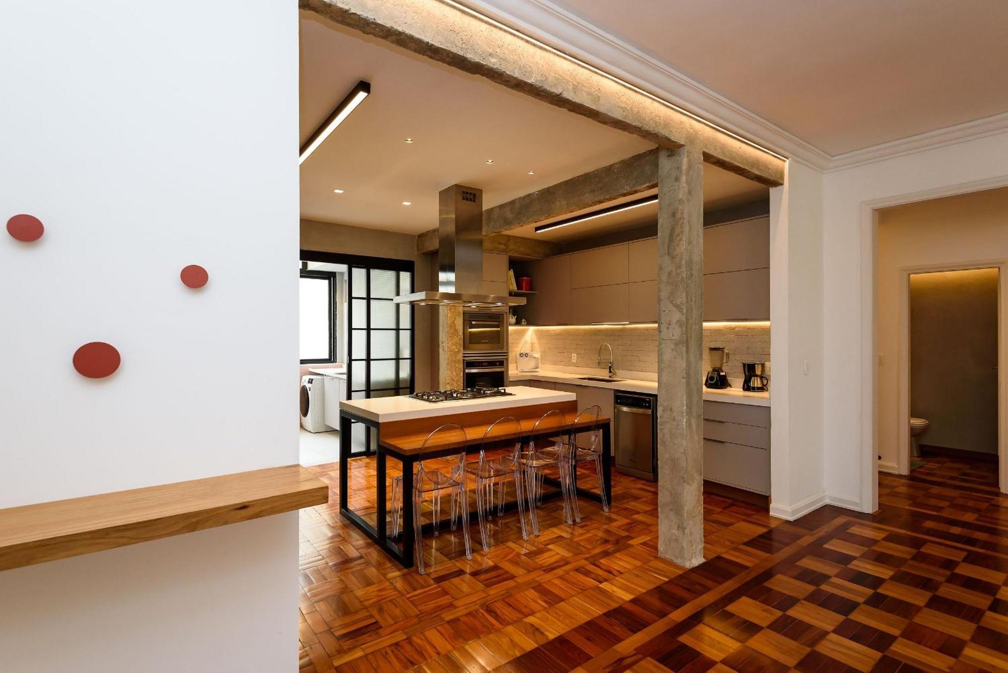 Apartamento De 3 Quartos Em Copacabana | Lm 76/601 *